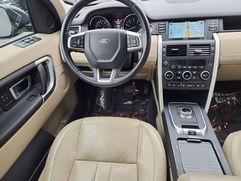 Used 2016 Land Rover Discovery Sport HSE image 4