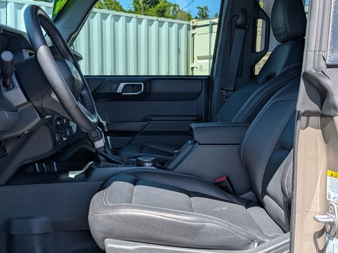 Used 2025 Ford Bronco Badlands AWD/4WD image 36