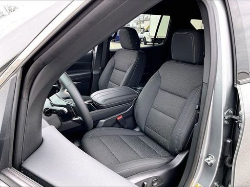 New 2026 Chevrolet Traverse LT w/ Driver Confidence Package AWD/4WD image 10