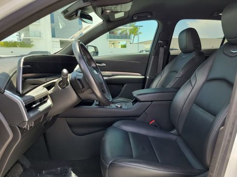 Used 2024 Cadillac XT4 Premium Luxury AWD/4WD image 19