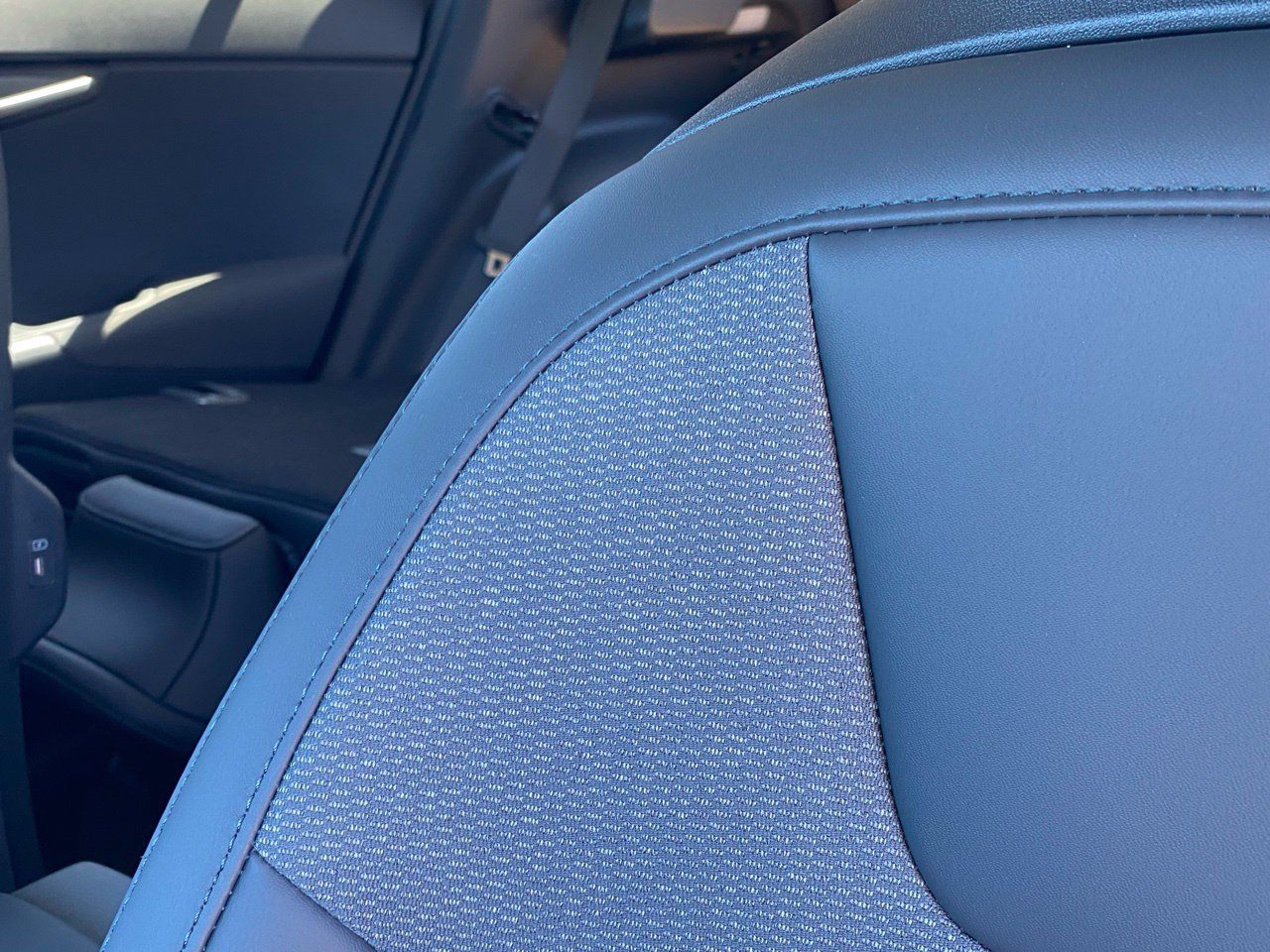 New 2026 Kia Niro EX FWD image 13