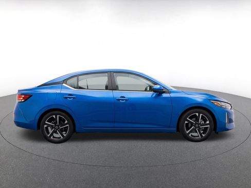 Used 2025 Nissan Sentra SV FWD image 10