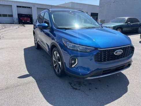 Used 2023 Ford Escape Platinum FWD image 6