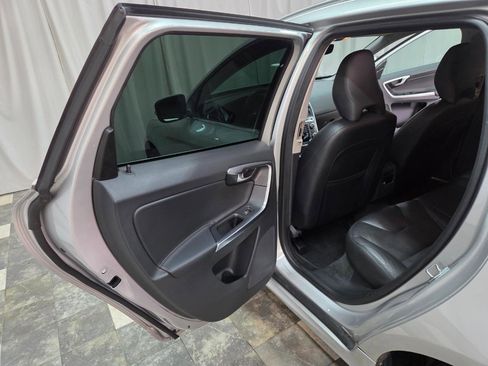 Used 2015 Volvo XC60 T6 AWD/4WD image 11