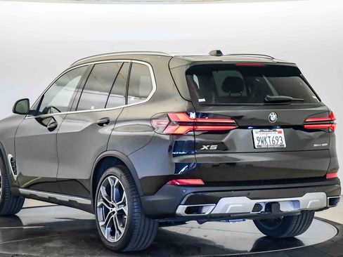 Used 2026 BMW X5 sDrive40i w/ Premium Package RWD image 2