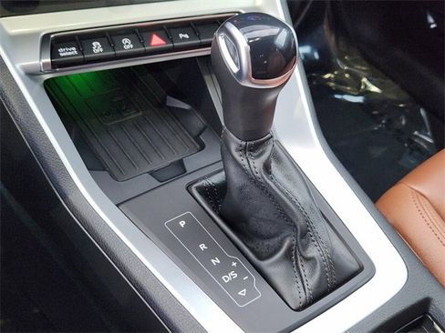 Used 2025 Audi Q3 2.0T Premium Plus w/ Premium Plus Package image 18