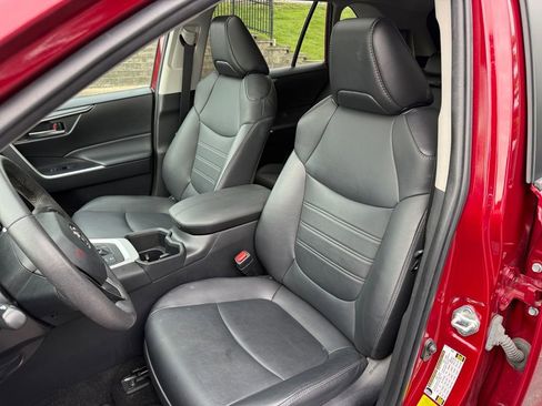 Used 2023 Toyota RAV4 XLE Premium AWD/4WD image 17