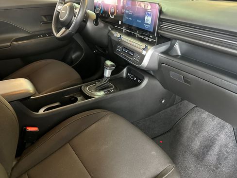 Certified 2025 Hyundai Kona SEL AWD/4WD image 16