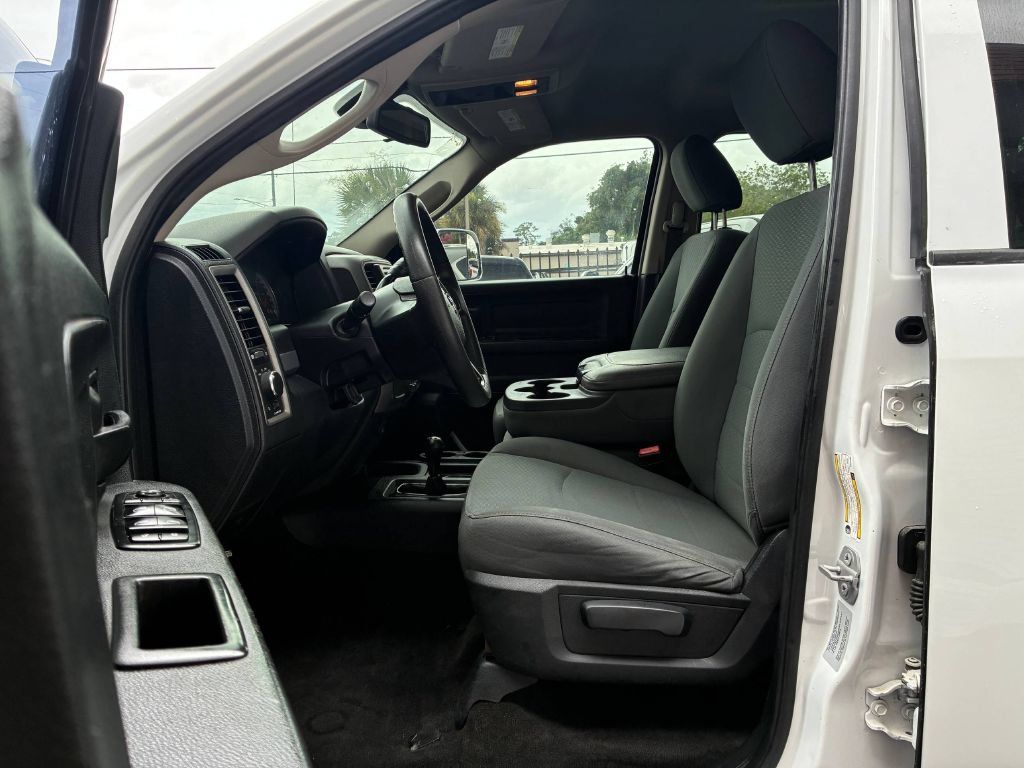 Used 2015 RAM 3500 Tradesman w/ Chrome Appearance Group AWD/4WD image 9