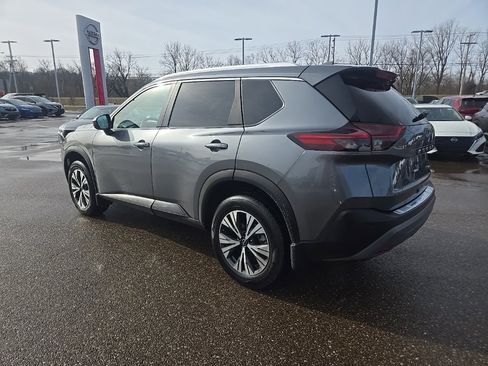 Used 2023 Nissan Rogue SV w/ SV Premium B Package image 5