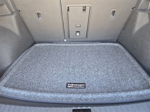 New 2026 Volkswagen Taos SE image 24