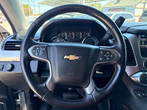 Used 2015 Chevrolet Suburban LT RWD image 21