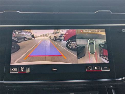 Used 2022 Audi Q8 Premium Plus image 14