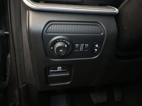 Used 2024 Jeep Wagoneer Series II w/ Flexible Seating Group RWD image 13