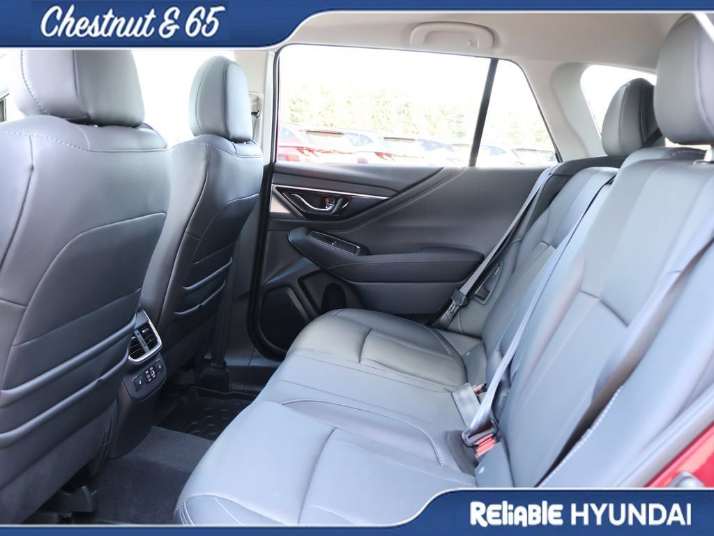 Used 2025 Subaru Outback Limited AWD/4WD image 18