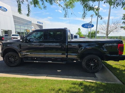 Used 2022 Ford F250 Lariat w/ Black Appearance Package AWD/4WD image 8
