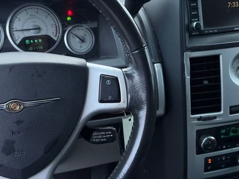 Used 2010 Chrysler Town & Country Touring Plus w/ Premium Group image 17