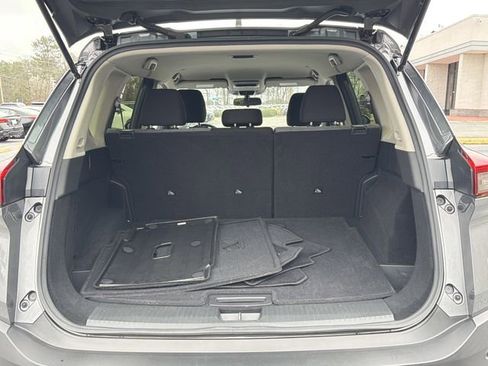 Certified 2023 Nissan Rogue SV image 22