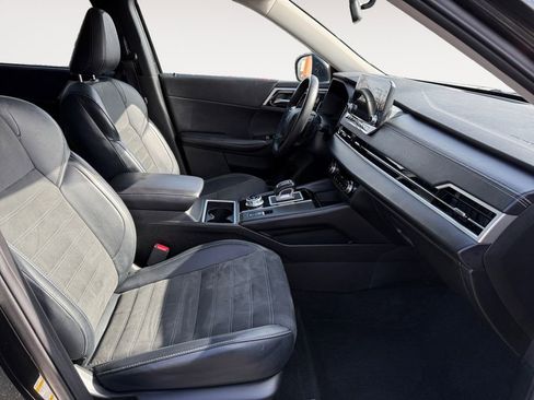 Used 2024 Mitsubishi Outlander SE image 15