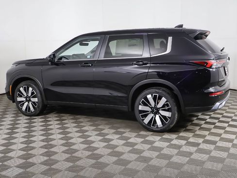 New 2026 Mitsubishi Outlander SE AWD/4WD image 17