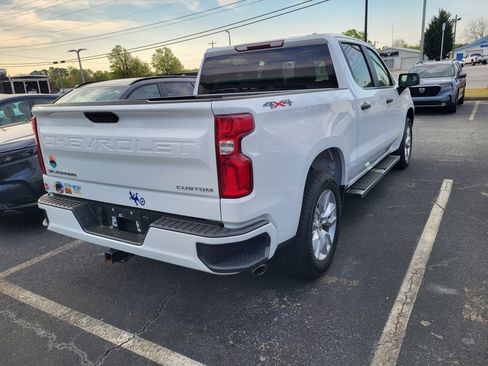 Used 2020 Chevrolet Silverado 1500 Custom w/ Custom Value Package image 4