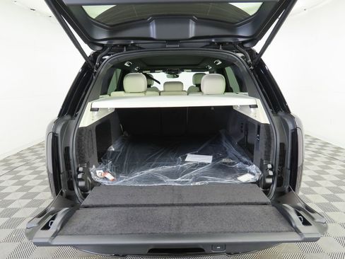 New 2026 Land Rover Range Rover SE image 28