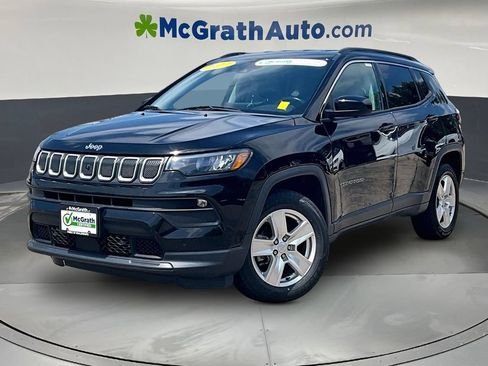 Used 2022 Jeep Compass Latitude w/ Convenience Group AWD/4WD image 3