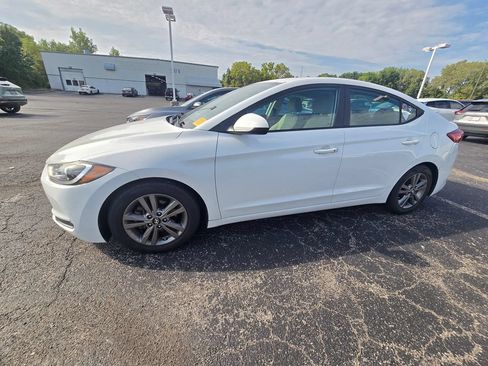 Used 2017 Hyundai Elantra SE w/ SE A/T Tech Package 03 FWD image 4