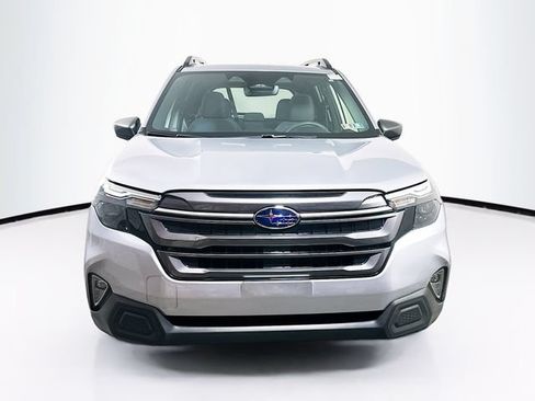 Certified 2025 Subaru Forester Premium w/ Convenience Package #1 AWD/4WD image 2