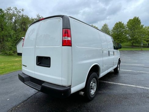 Certified 2021 Chevrolet Express 3500 w/ Driver Convenience Package RWD image 3