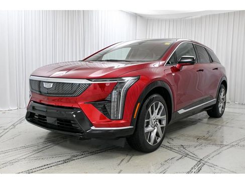 New 2026 Cadillac Optiq Luxury 2 image 4