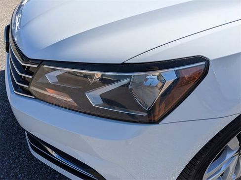 Used 2016 Volkswagen Passat 1.8T image 9