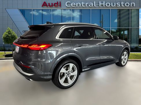 Certified 2025 Audi Q5 Prestige image 9