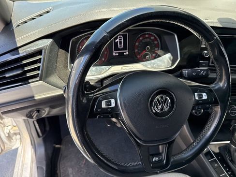 Used 2019 Volkswagen Jetta R-Line image 10