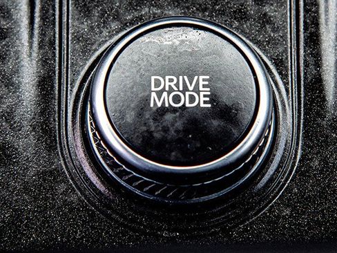 Used 2025 Ford Explorer ST-Line w/ Premium Package image 25