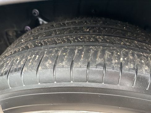 Used 2021 Toyota Highlander LE image 8