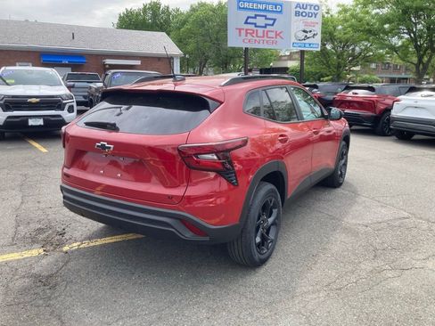 New 2026 Chevrolet Trax LT w/ Midnight Edition FWD image 7
