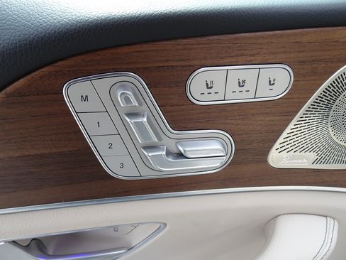 Used 2024 Mercedes-Benz GLS 450 4MATIC image 18