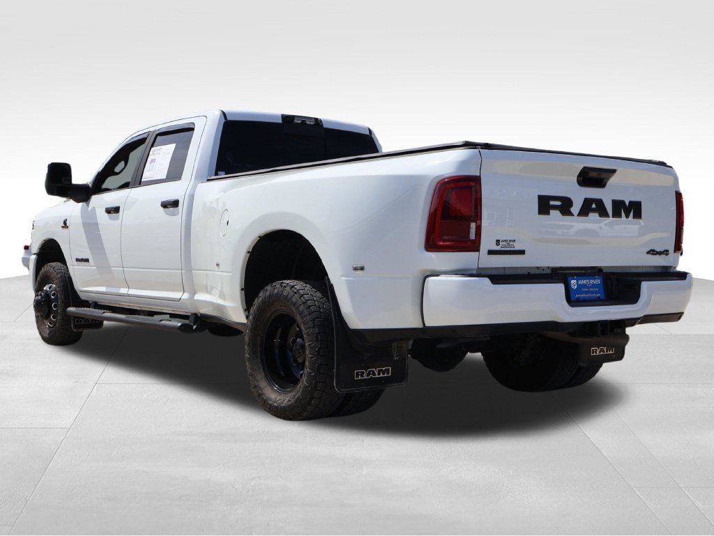 Used 2025 RAM 3500 Big Horn AWD/4WD image 3