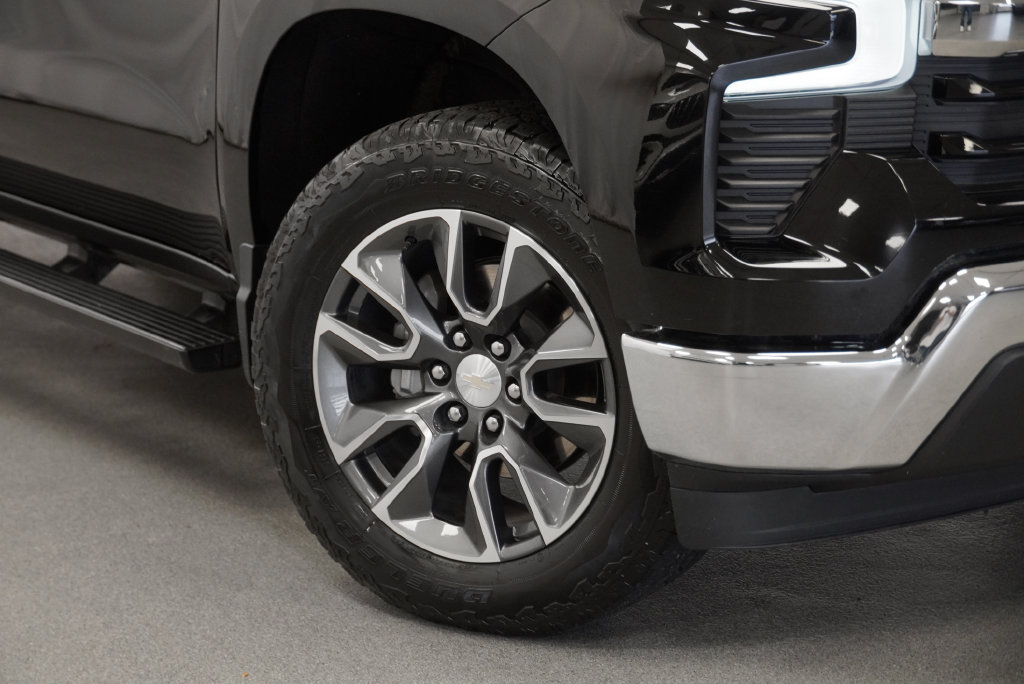 Used 2024 Chevrolet Silverado 1500 LT AWD/4WD image 7