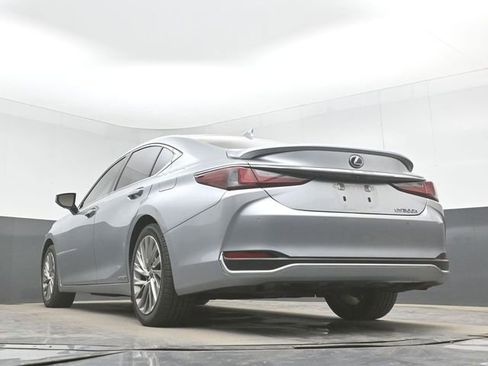 Used 2022 Lexus ES 300h Ultra Luxury w/ Accessory Package 2 FWD image 31