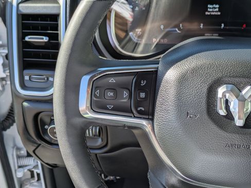 Used 2025 RAM 2500 Laramie AWD/4WD image 20