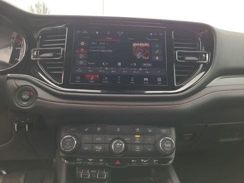 Used 2025 Dodge Durango GT image 24