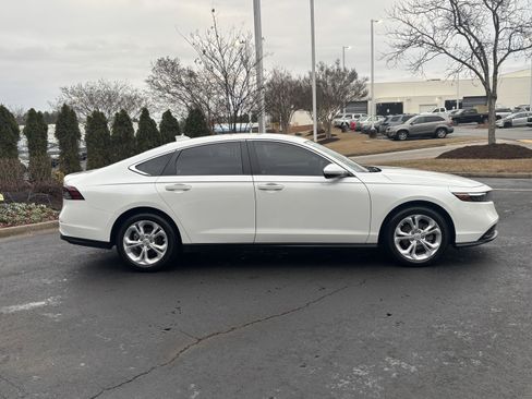 Used 2025 Honda Accord LX image 11