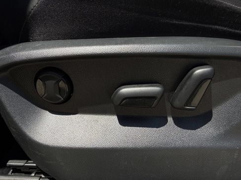 Used 2021 Volkswagen Tiguan SE FWD image 25