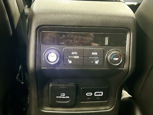 Used 2023 GMC Acadia Denali w/ Denali Technology Package AWD/4WD image 27