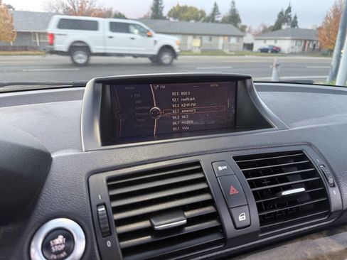 Used 2012 BMW 135i Convertible image 22