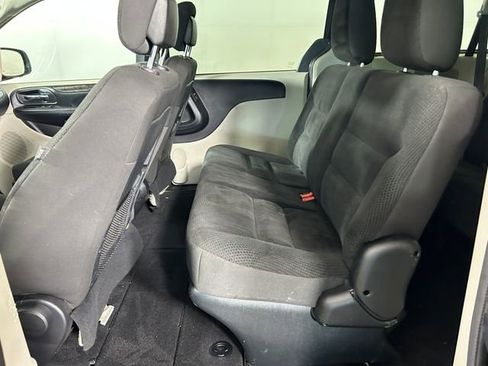 Used 2020 Dodge Grand Caravan SE FWD image 24