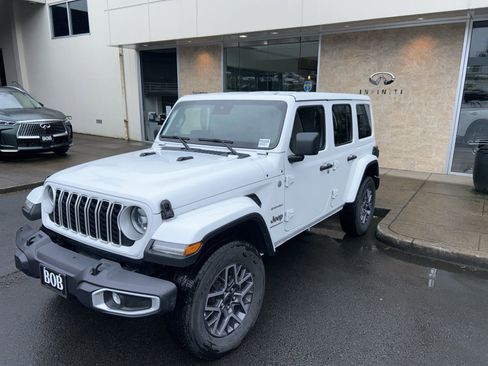 Used 2024 Jeep Wrangler Sahara image 1