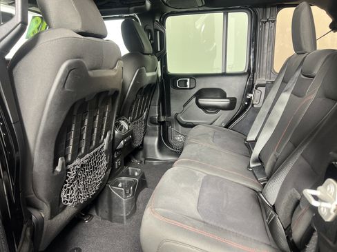 Used 2018 Jeep Wrangler Unlimited Rubicon w/ Steel Bumper Group image 10